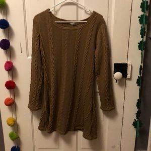 Brown knit tunic.